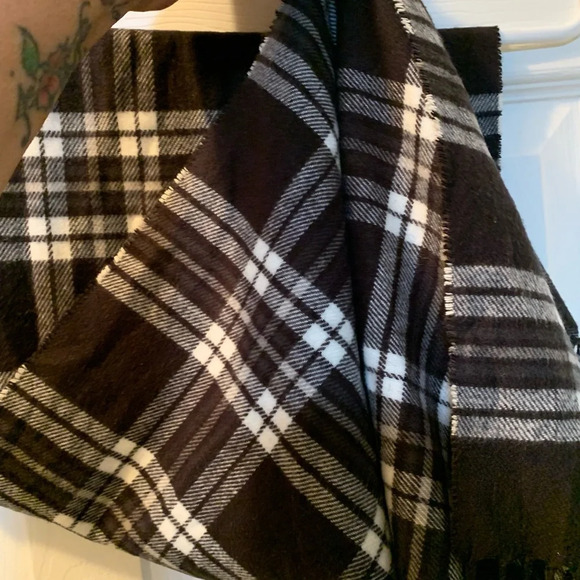 💯% Cashmere scarf made in Scotland, unisex,12” x 66” - Picture 5 of 6